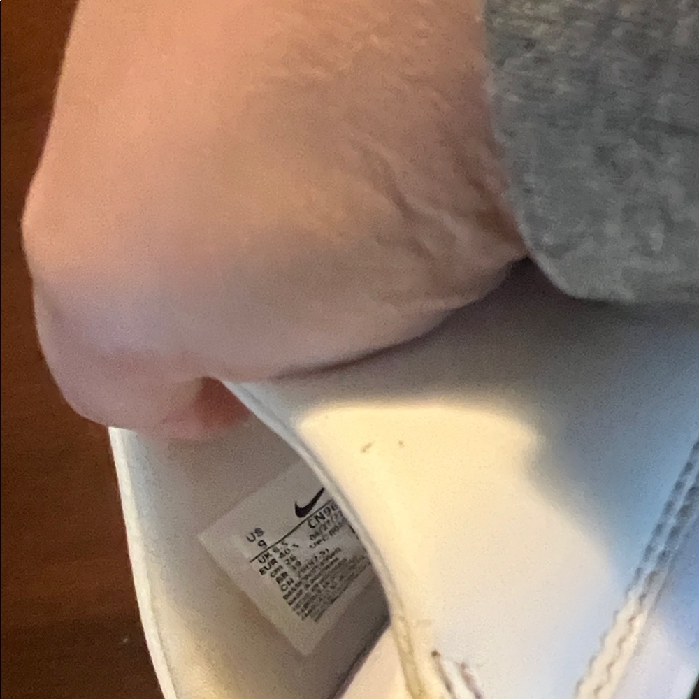 Nike Unisex White Slide Sandals with Black Logo - Picture 2 of 5